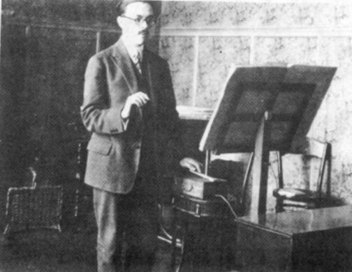Maurice Martenot plays the 1rst model (1928)